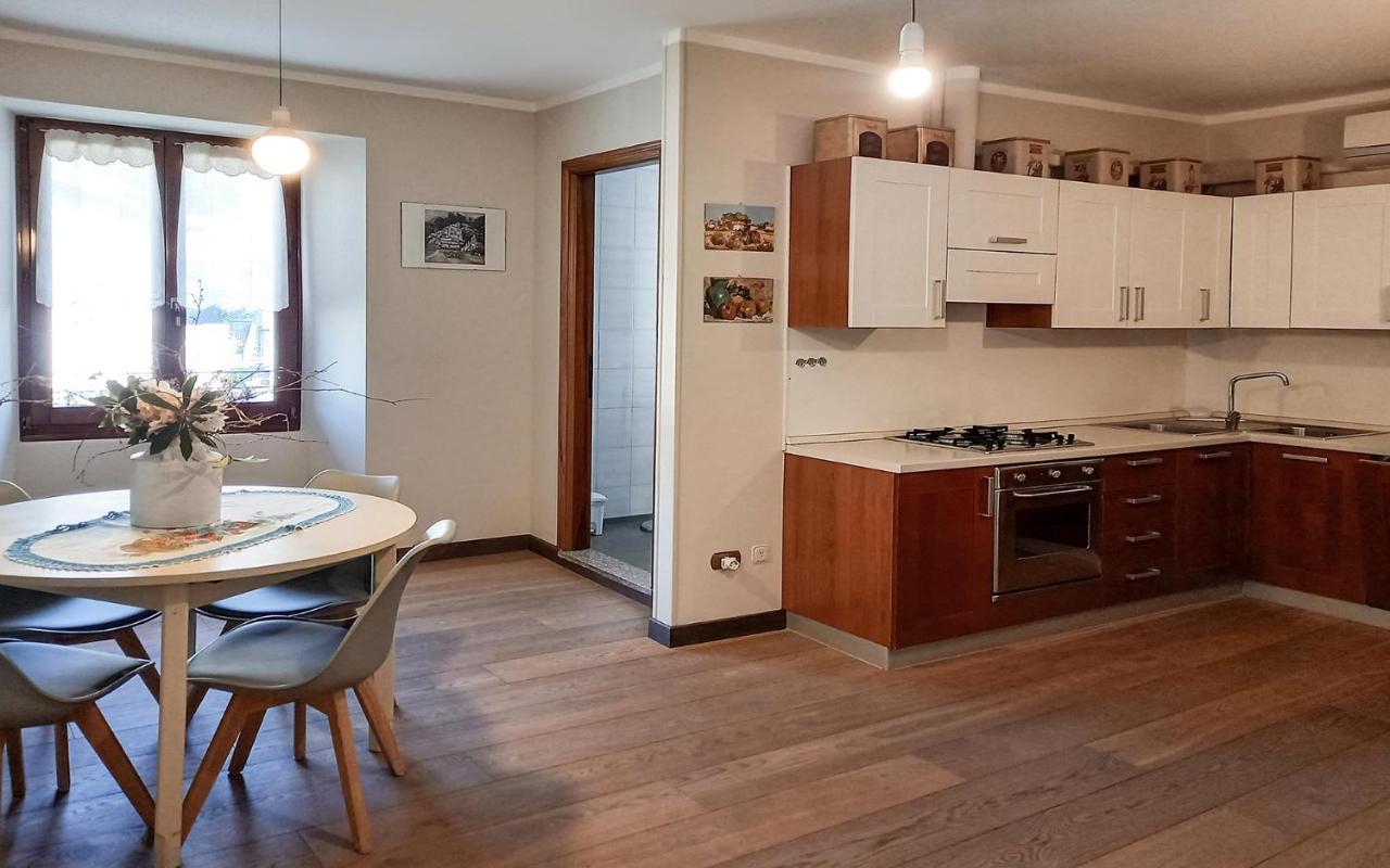 Case Vacanze Ai Burattini Adrara San Rocco Luaran gambar