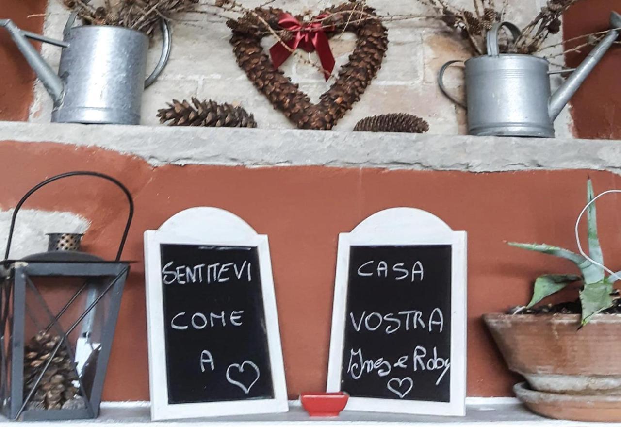 Case Vacanze Ai Burattini Adrara San Rocco Luaran gambar