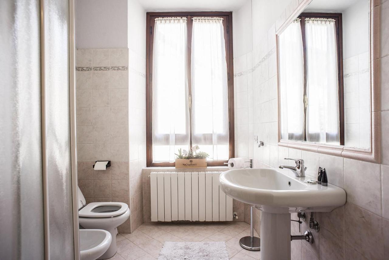 Case Vacanze Ai Burattini Adrara San Rocco Luaran gambar