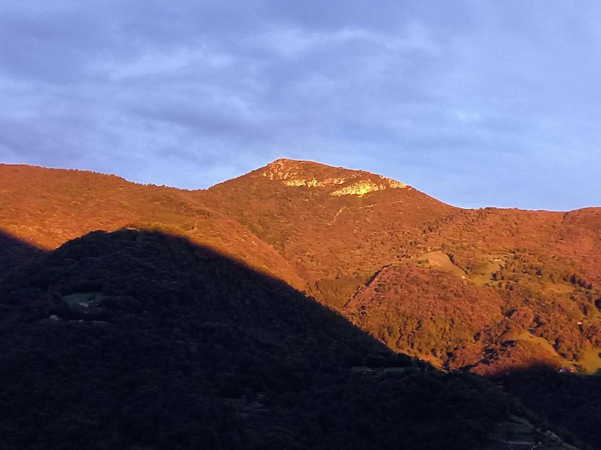 Case Vacanze Ai Burattini Adrara San Rocco Luaran gambar